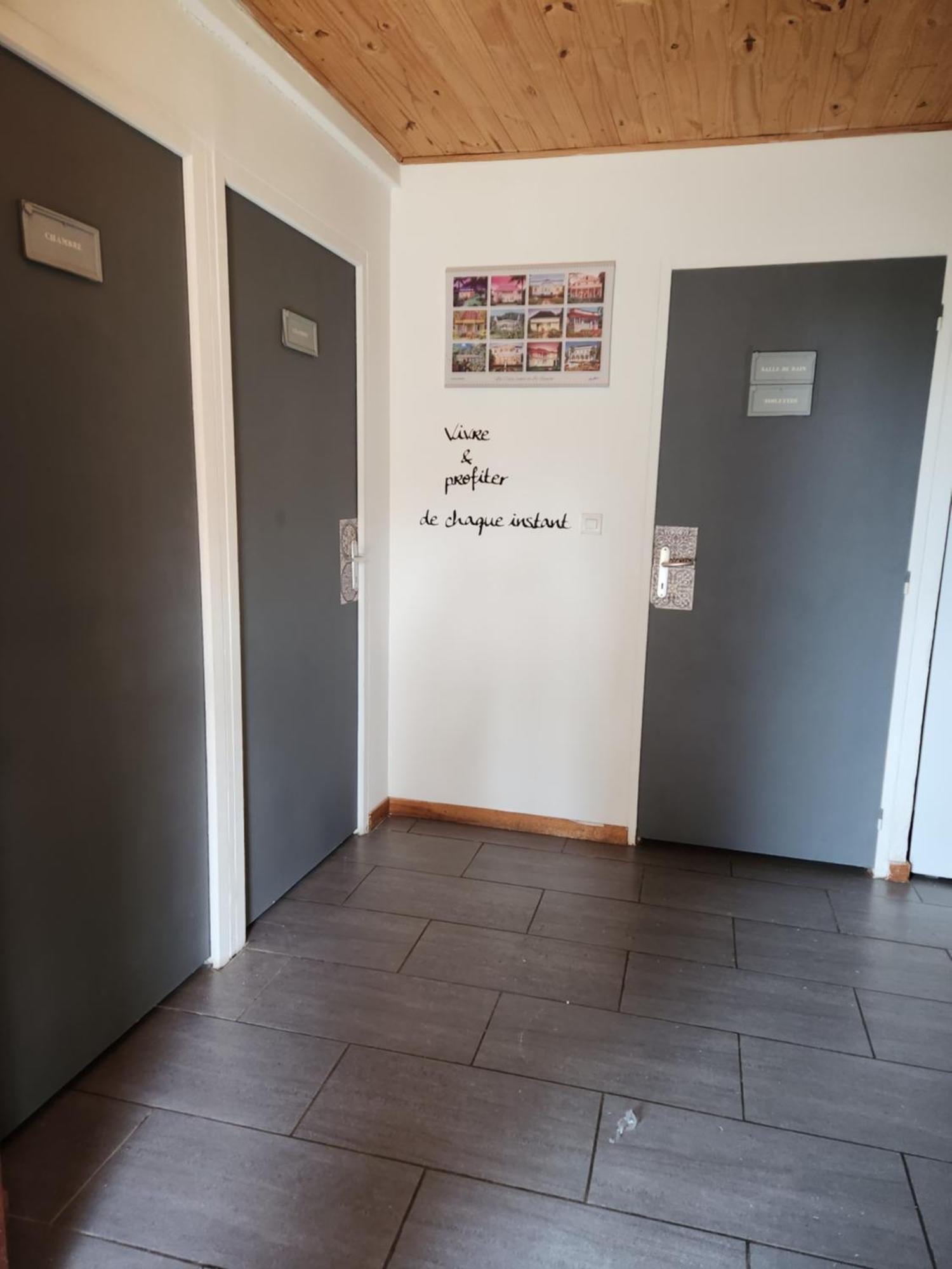 R'Marine439 Locations Saisonnieres La Marine Room photo